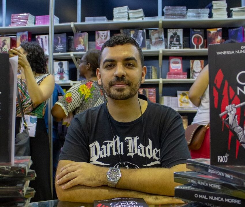 Escritor de Itaboraí, Marlos Quintanilha lança “Valentim”, romance de horror ambientado entre Paquetá e Niterói